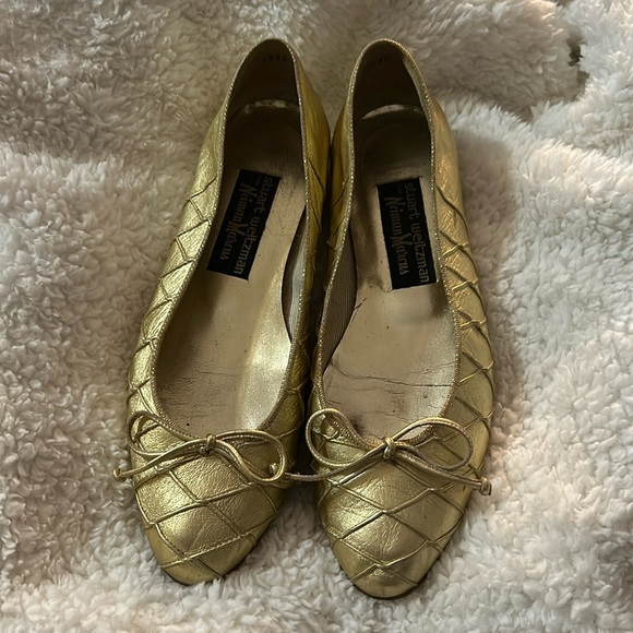Stuart Weitzman for Neiman Marcus Gold Ballet Flats  Size 7 M - Picture 1 of 5